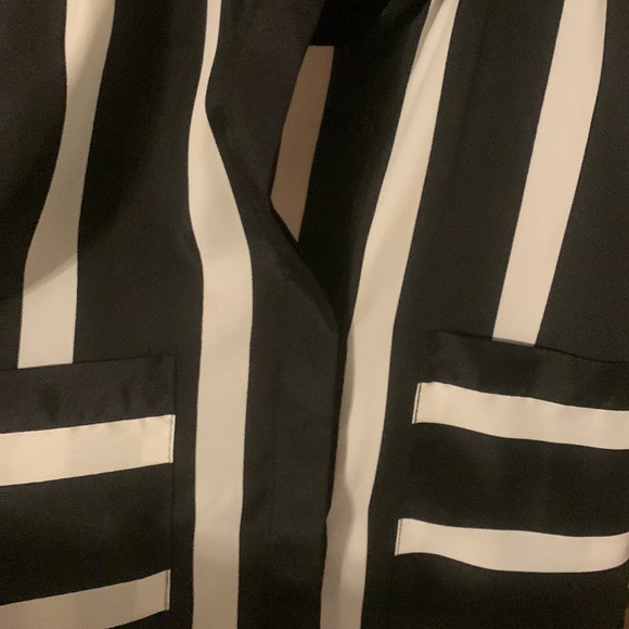 NWT Bar III size small Sleeveless Button Down Top Stripped Black and White - Picture 10 of 12